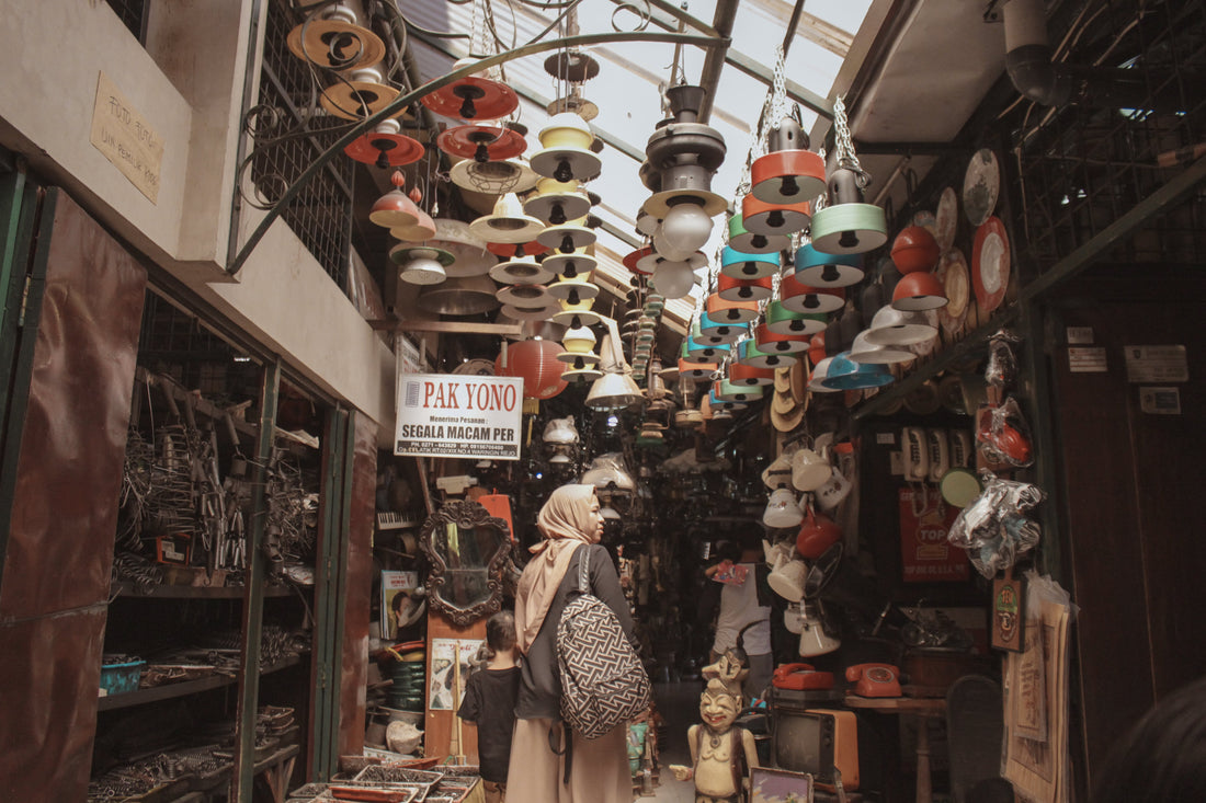 Photo by lia chusnul: https://www.pexels.com/photo/an-asian-marketplace-3070211/
